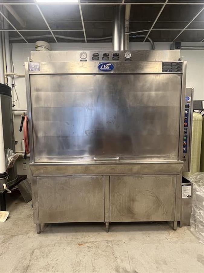 Used LVO model FL36ET SS Tray Washer