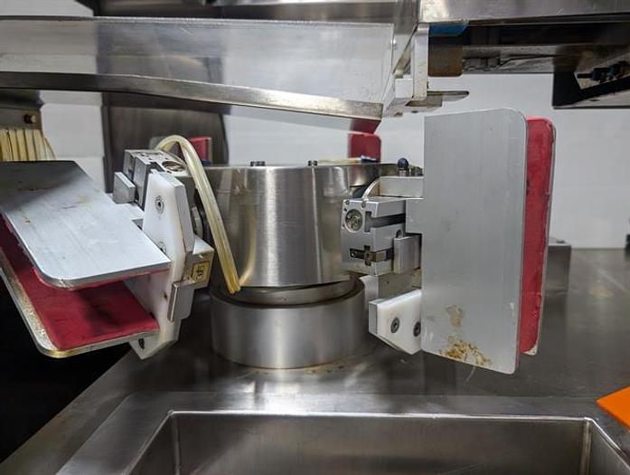 Used BellatRX model Bottle RecoveRX 1040 de-bottling & product recovery