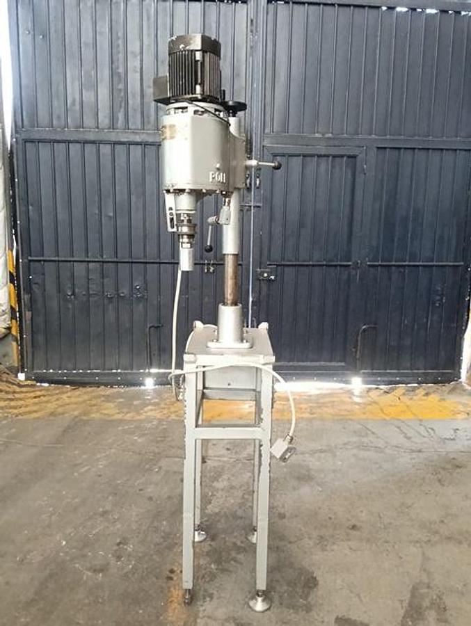 Used Poliingenieros semi-automatic capper