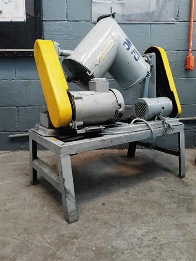 Used Patterson Kelley 14 Qt stainless  steel  V-blender