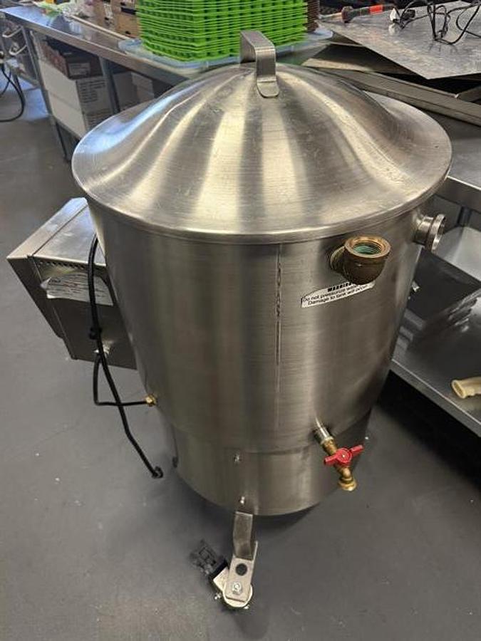 Used Savage 125-lb Stainless Steel Chocolate Melter