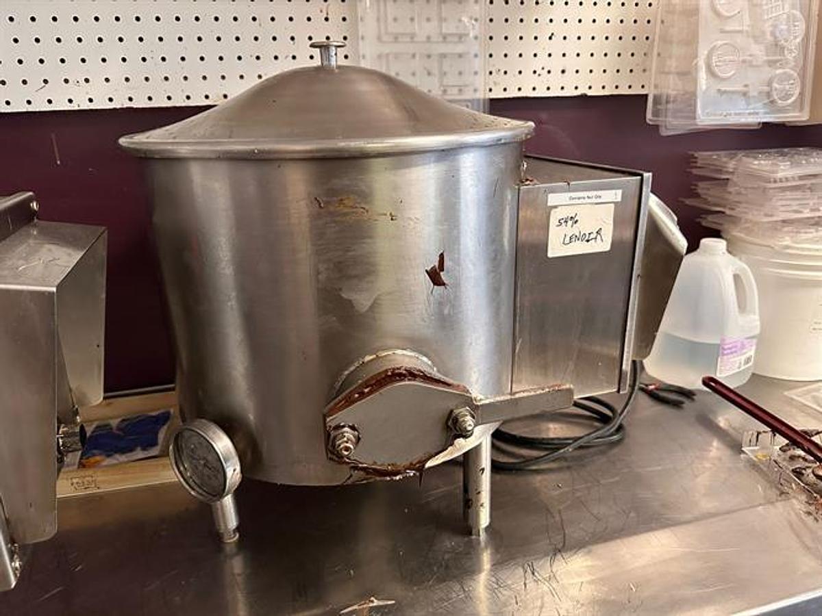 Used Savage 50-lb SS Chocolate Melter
