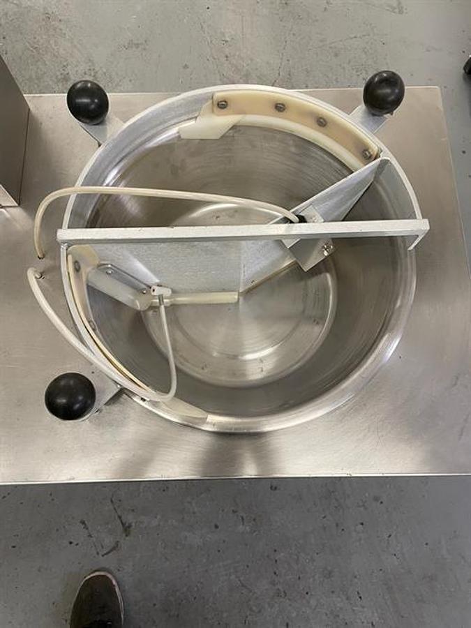 Used Hilliard 80lb/day Tempering Melter