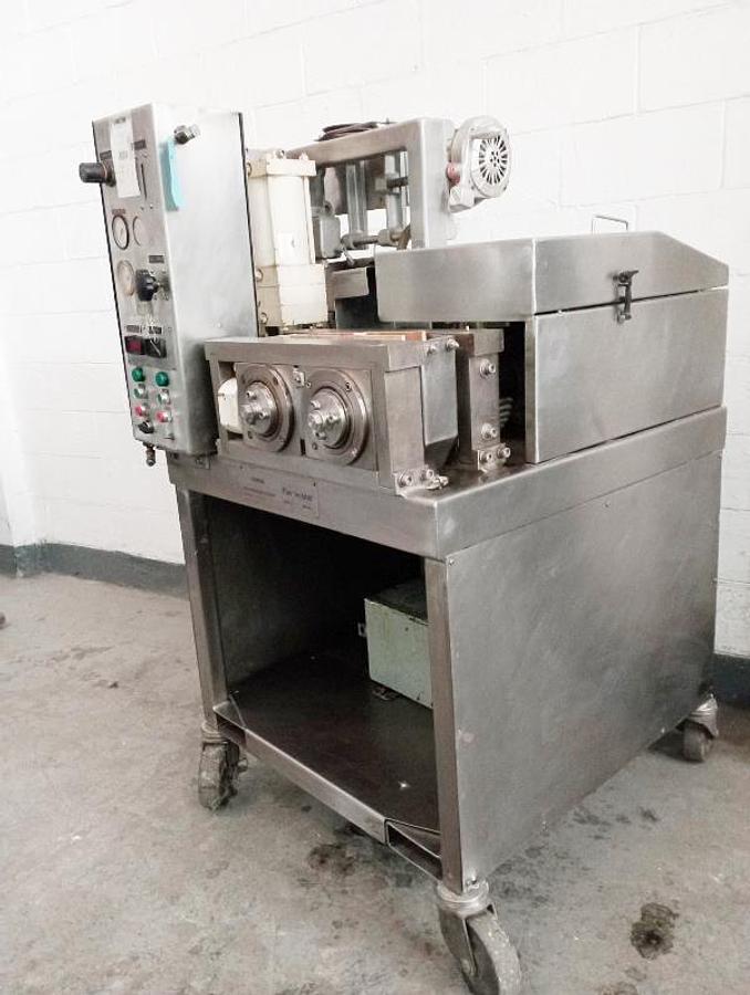 Used Fitzpatrick model C-8540 stainless steel chilsonator