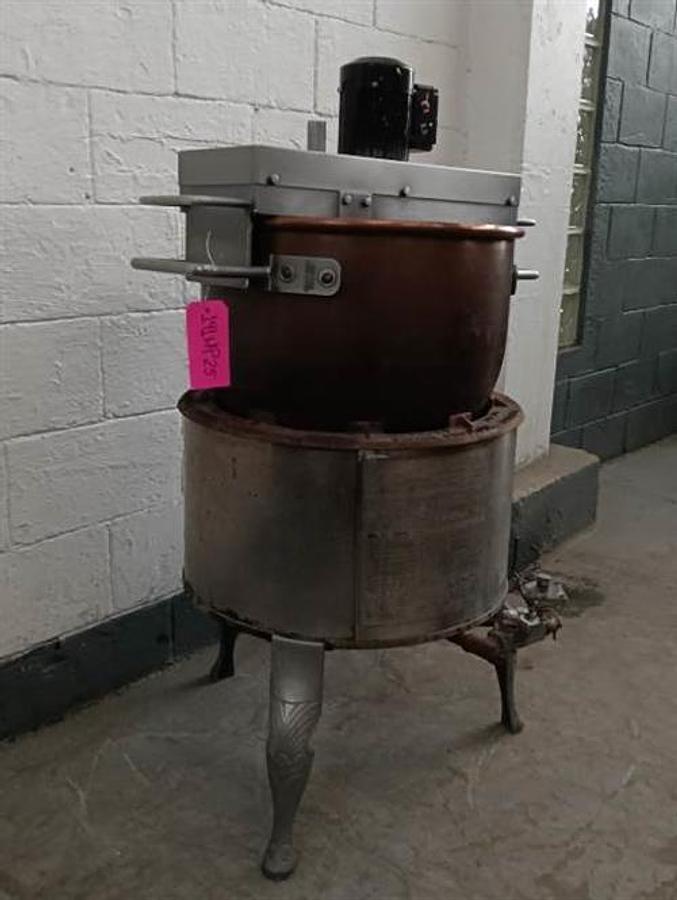 Used Savage #20 Gas Stove with Copper Kettle and Portable Agitator