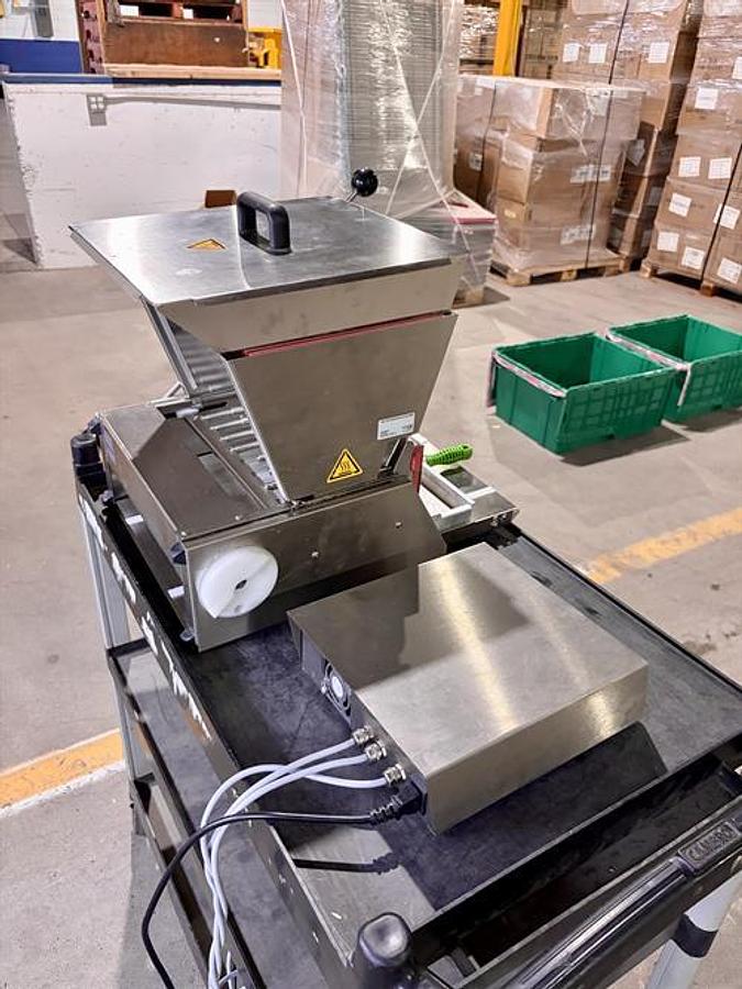 Used Truffly Made/Pralinenfix PFM 2000 8-Nozzle Gummie Depositor