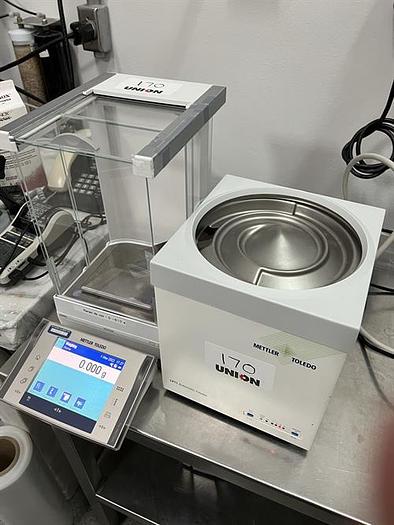 Used Mettler Toledo model XP603S analytical scale with LV11 automatic feeder