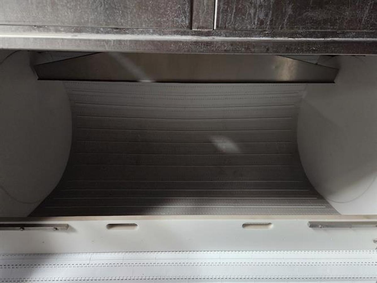 Used Spray Dynamics 72" Belt Polisher