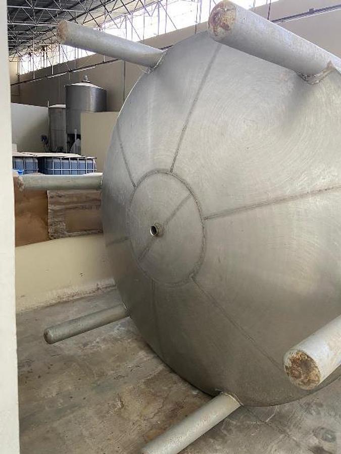 Used Stainless steel 14,000 liter tank