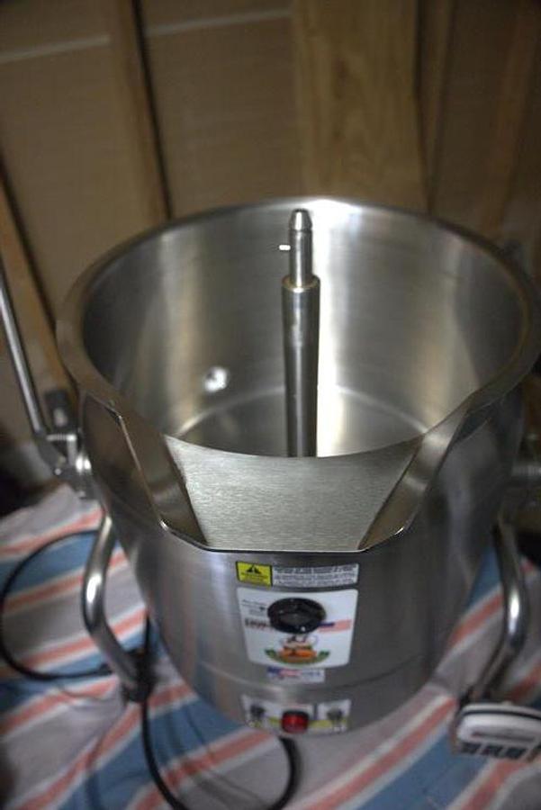 Used Savage 0937-50 5-Gallon SS Electric Fudge Mixing Kettle
