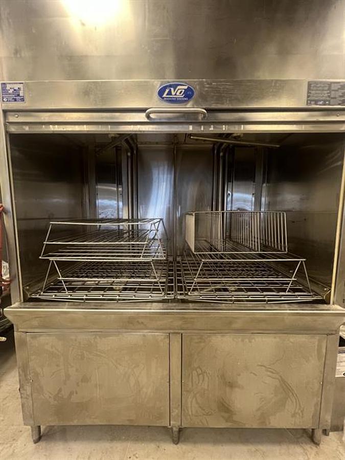 Used LVO model FL36ET SS Tray Washer