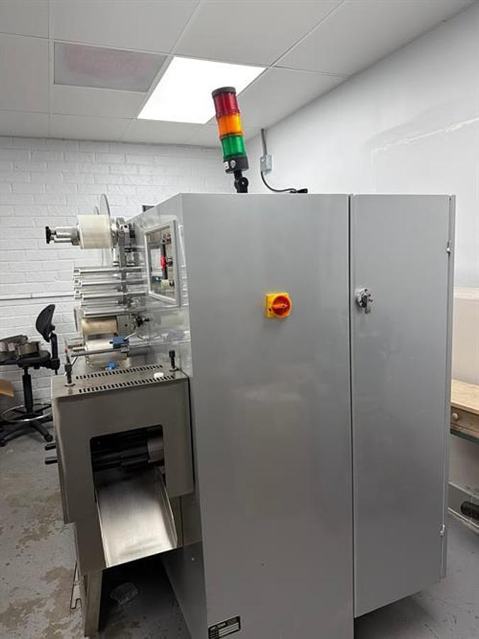 Used HDH FP-500 Hard Candy Flow Wrapper