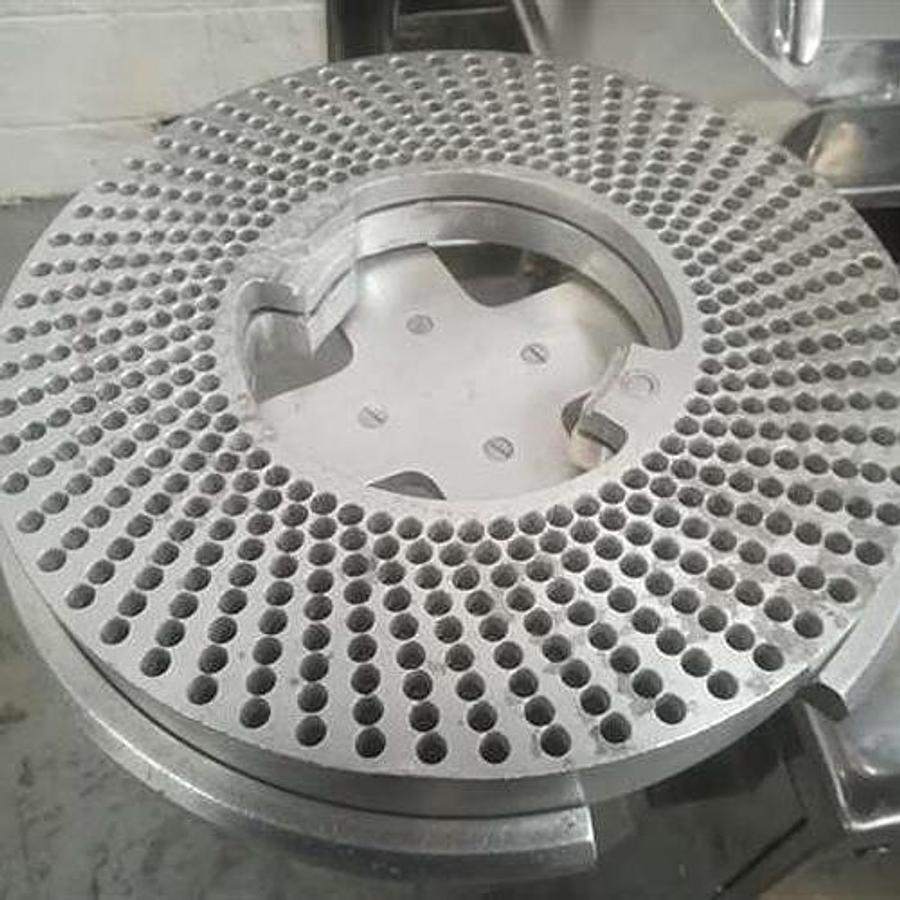 Used Pharmafill Model CF2 Stainless Steel Semiautomatic Filler