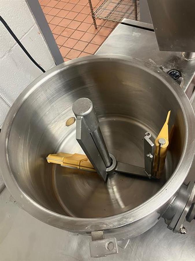 Used Savage 50lb Chocolate Melter