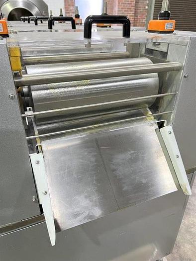 Used Loynds 300 mm Wide Rolling & Scoring Line for Chiclets
