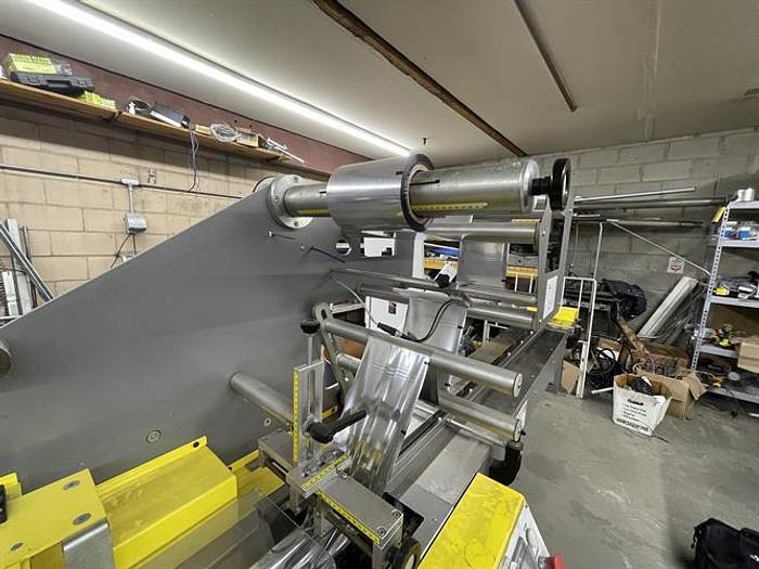 Used Italwrap Minitronic 400 Servo Driven Flow Wrapper
