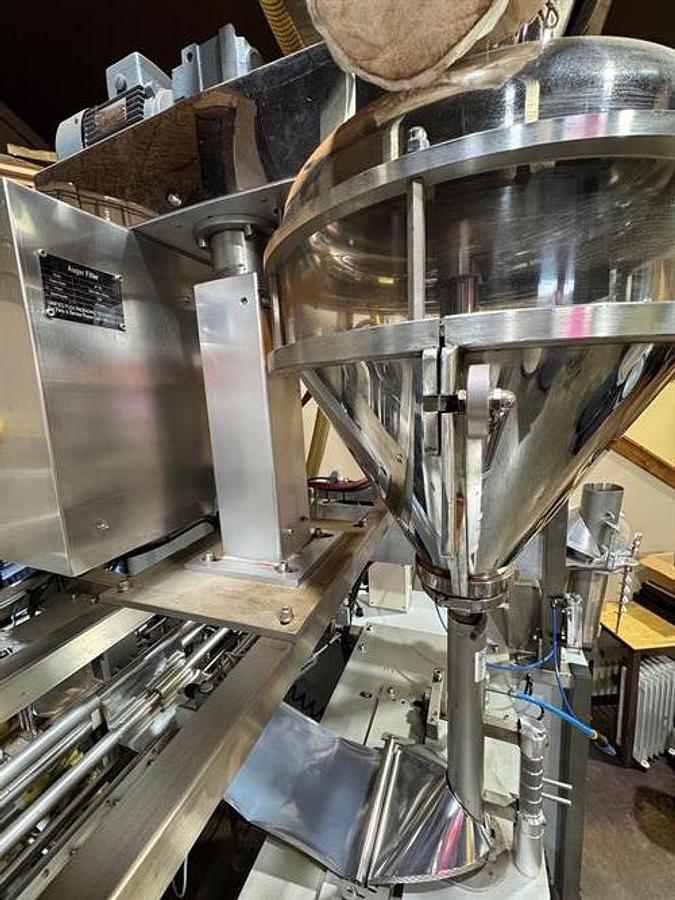 Used Unified Flex Hornet Vertical Form, Fill & Seal with Auger Filler