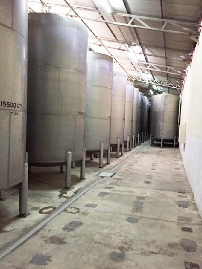 Used Stainless steel 15,500 liter tank