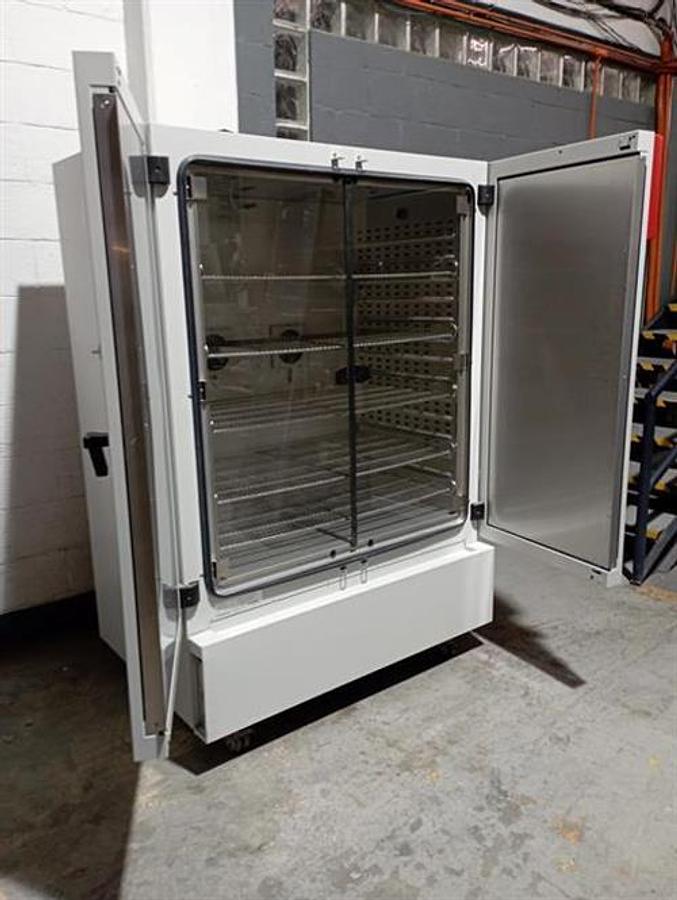 Used Binder KBF-720 Humidity test Chamber