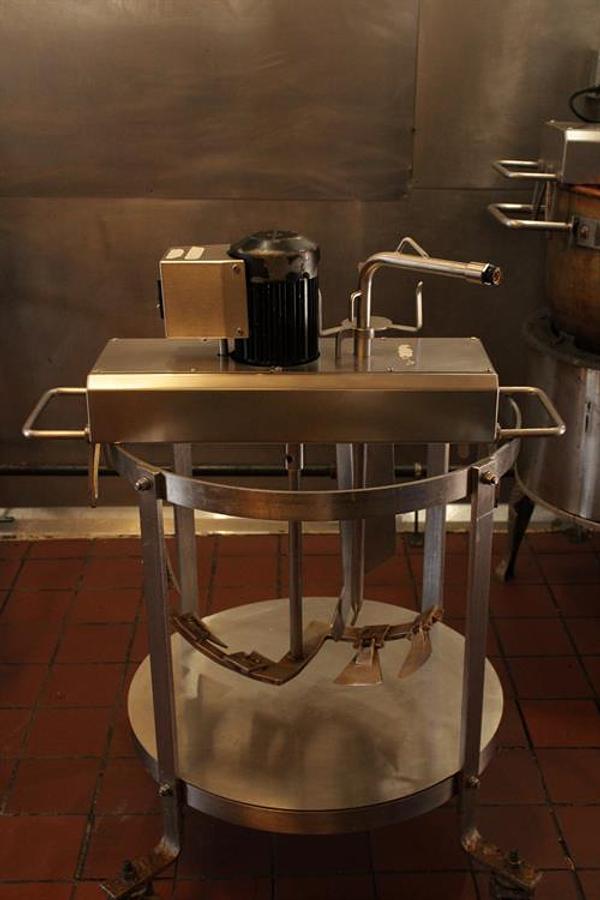 Used Savage 20 Stove with Portable Agitator