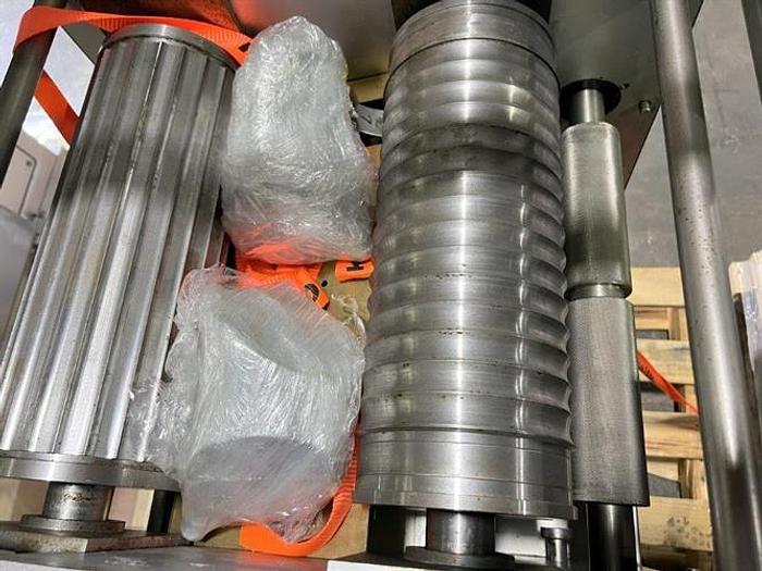 Used Loynds 300 mm Wide Rolling & Scoring Line for Chiclets