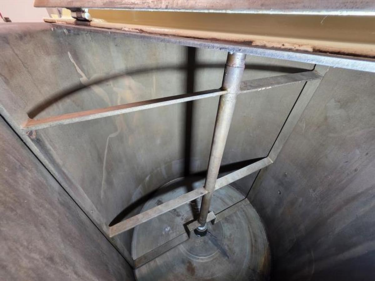 Used Low & Duff 2000 kg Carbon Steel Chocolate Melter