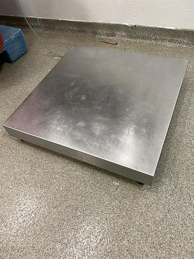 Used Mettler Toledo model IND560 24" long x 24" wide stainless steel floor scale