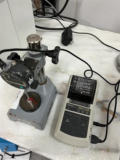 Usado Mitutoyo model 7004 thickness tester with Mitutoyo model DP-1VR Digimatic mini processor printer