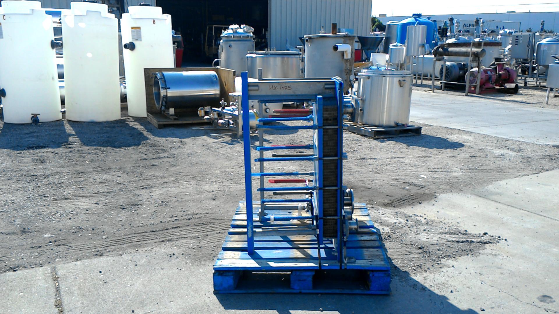 Usado 77 SQ. FT. SPX PLATE HEAT EXCHANGER/COST OF NEW GASKETS EXTRA