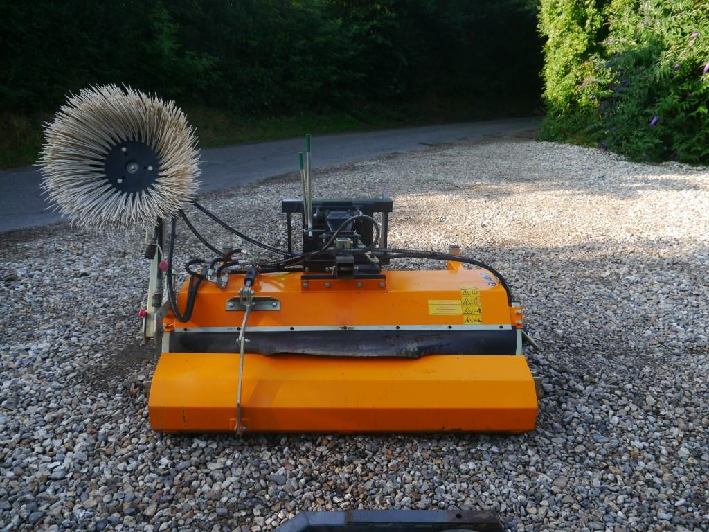 Used Giant Road Sweeper