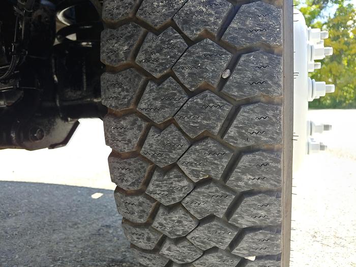 Used Versalift SST-40-EIH Telescopic Articulating Boom on 2014 Ram W5500 4x4 Reg Cab Utility Truck - 86383