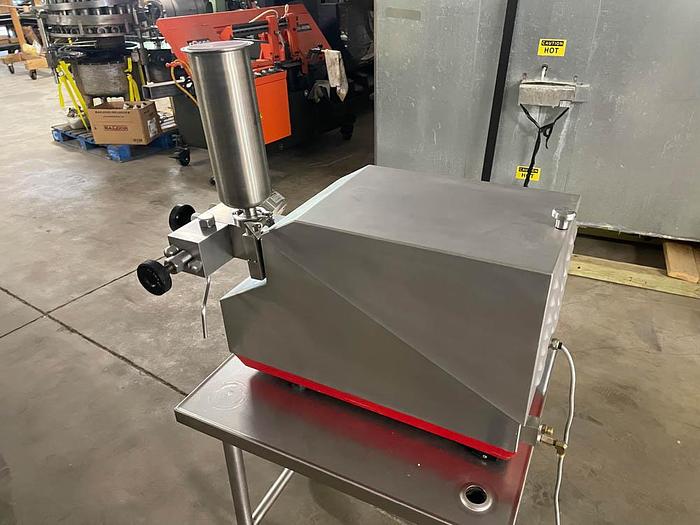 Used APV SYSTEMS 1000 Series 2-Stage Lab Series Homogenizer