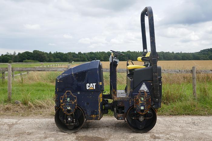 Used 2011 CAT CB14