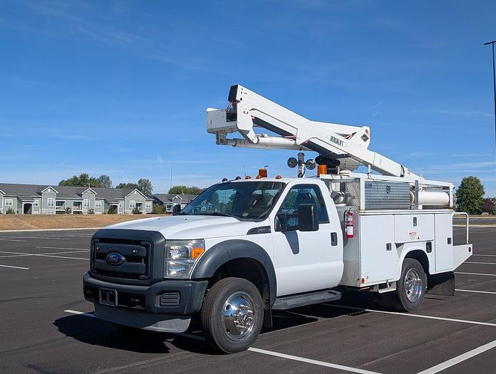 Used 2014 Ford F550 4x4 Versalift SST40EIH-01 Articulated Telescoping 45' Bucket Truck