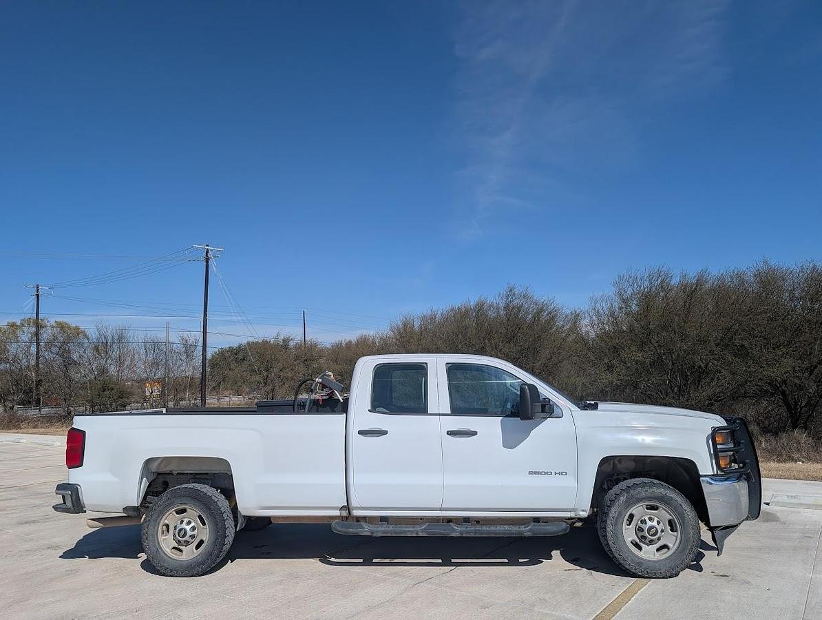 Used 2017 Chevrolet 2500 4x2 Crew Cab 8' Bed Goosneck Hitch