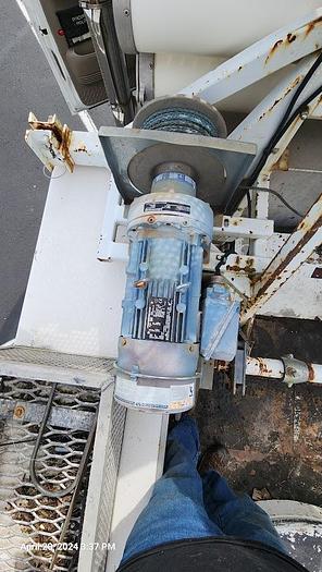 Used 2005 GMC 8500 Bucket Truck with an Altec AT40C Telescopic Cable Placer with Reel Bar and Winder