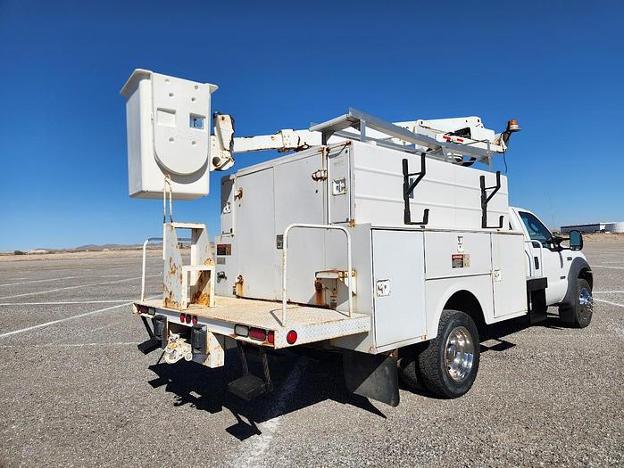Used Ford F550 Bucket Truck with an Altec AT 237 Articulated and Telescoping