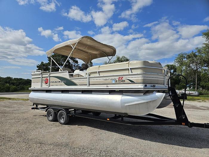 Used 2000 Sun Tracker Party Barge 22 Regency Edition 22' Pontoon