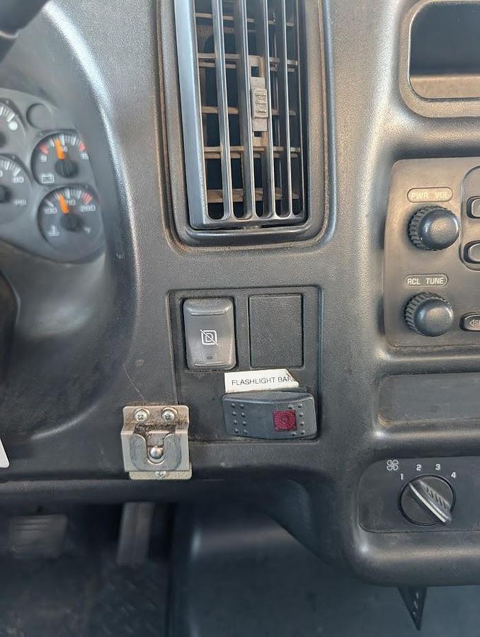 Used 2008 GMC 15' 6" Flatbed with Lift Gate