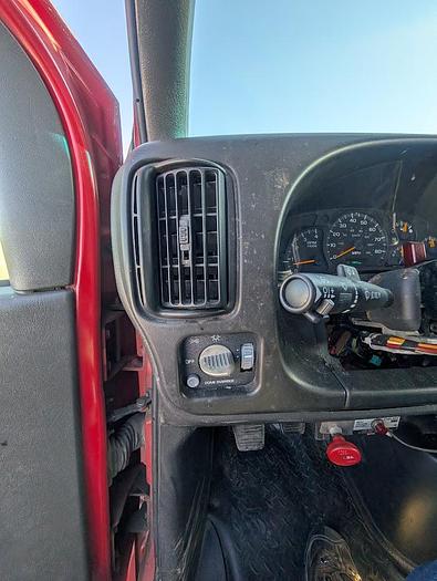 Used 2006 GMC 6500 Crew Cab 20' Flatbed 31' Cleasby Roofing Conveyor Truck