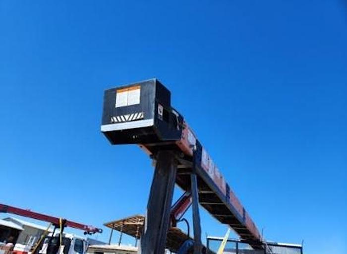 Used 2005 Sterling Cleasby 31' Roofing Conveyor Truck with Automatic Transmission