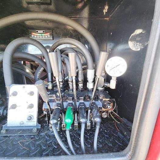 Used 1997 GMC 7500 Utility Truck with Elliott ECL-3-55 59' Telescopic Platform Hydraulic Crane