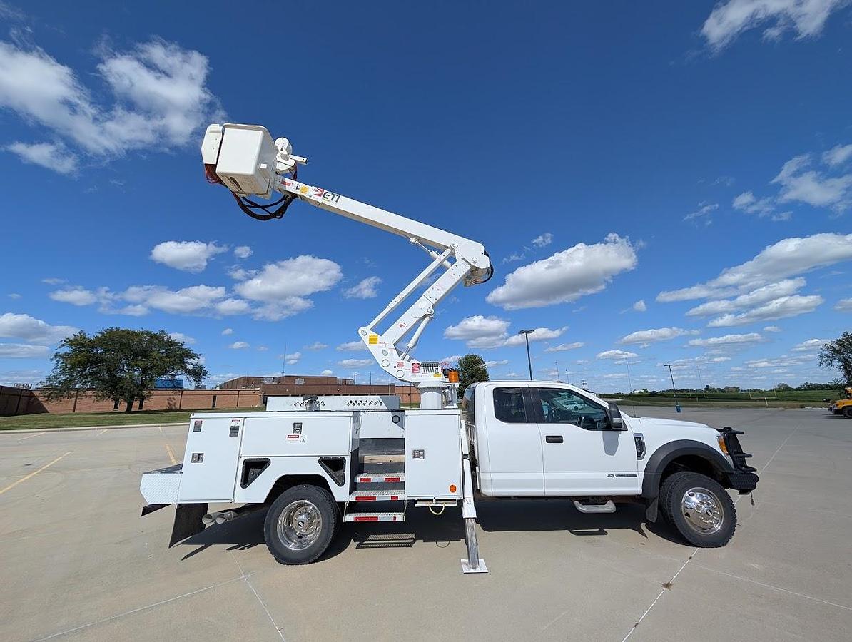 Used 2017 Ford F550 4x4 ETC MH40IH Articulated/Insulated/Telescoping