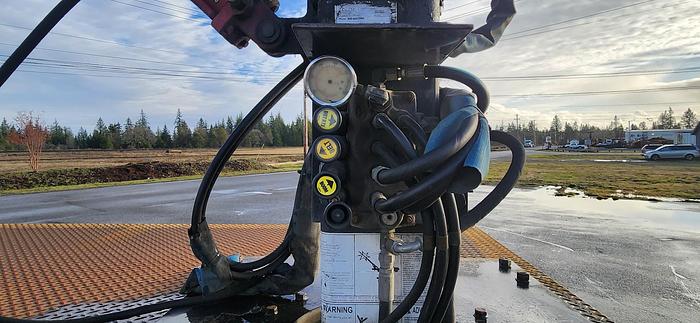 Used 2006 GMC 6500 20' Flatbed 36' Cleasby Roofing Conveyor Truck