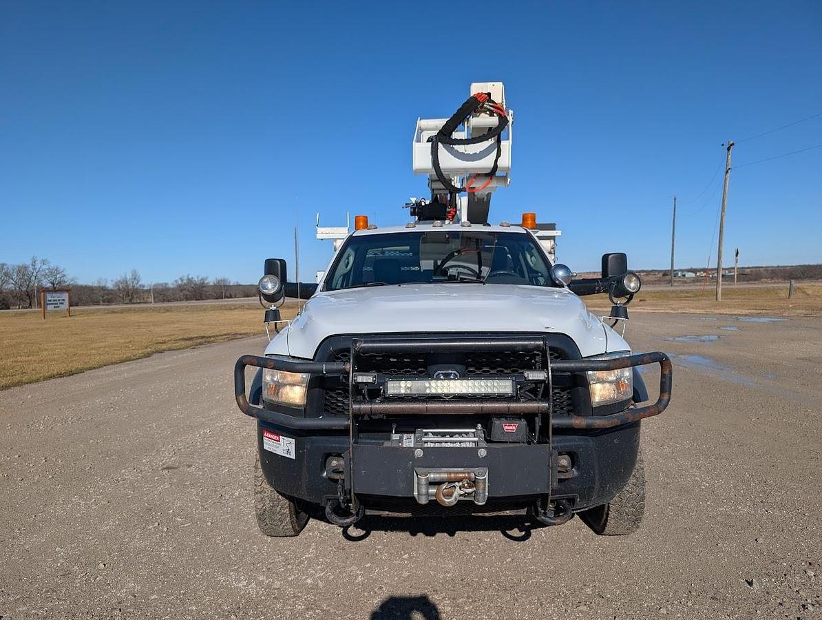 Used 2018 Dodge 5500 4x4 ETI 45' Bucket Material Handling Jib Articulating/Telescoping