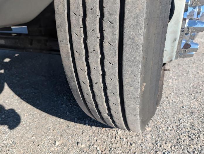 Used 2006 GMC 6500 Crew Cab 20' Flatbed 31' Cleasby Roofing Conveyor Truck