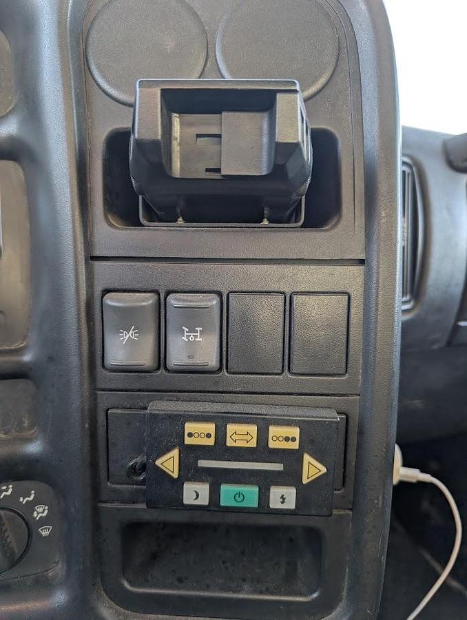 Used 2008 GMC 15' 6" Flatbed with Lift Gate