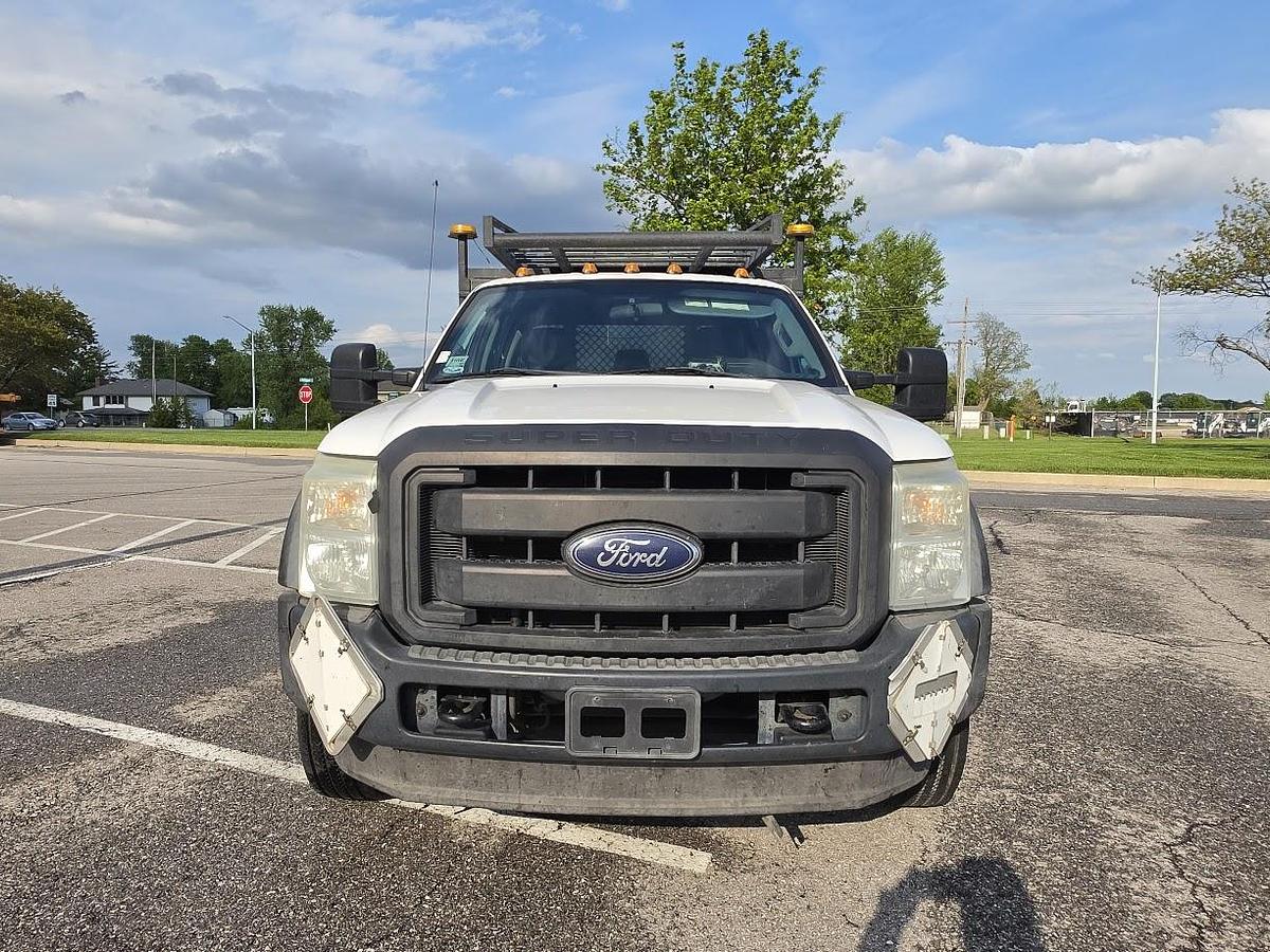 Used 2013 F550 4x4 12' Flatbed 4' Lift Gate