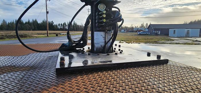 Used 2006 GMC 6500 20' Flatbed 36' Cleasby Roofing Conveyor Truck