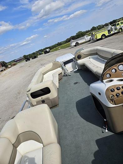 Used 2000 Sun Tracker Party Barge 22 Regency Edition 22' Pontoon